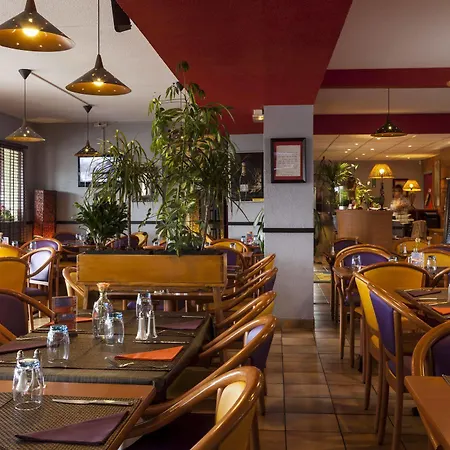 Sure By Western Valenciennes מלון Rouvignies